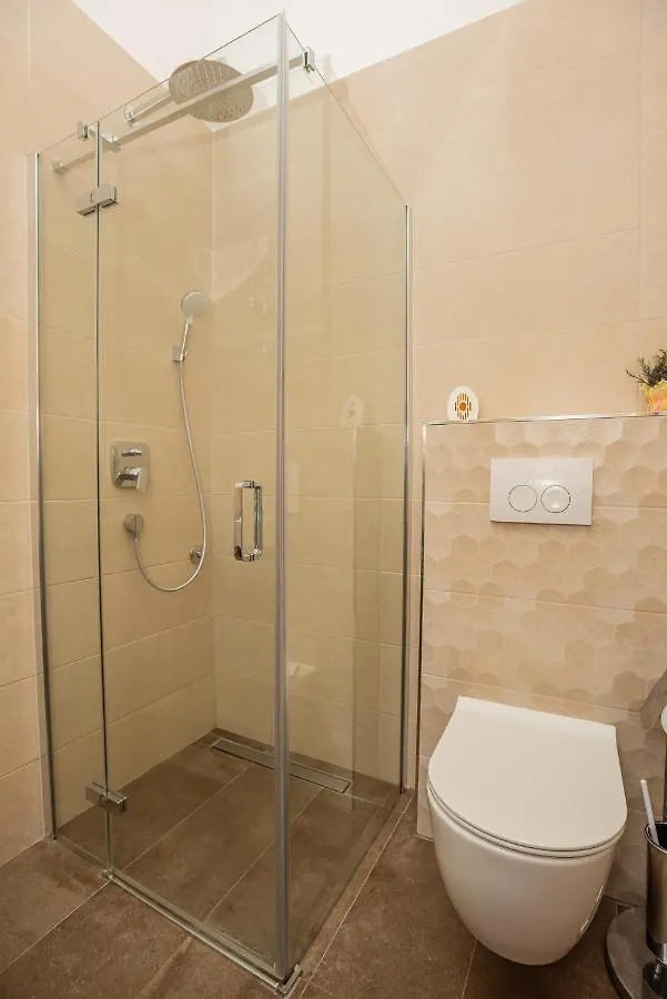 מאלינסקה Apartments Dino