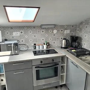 Anica With Parking Apartment Rovinj