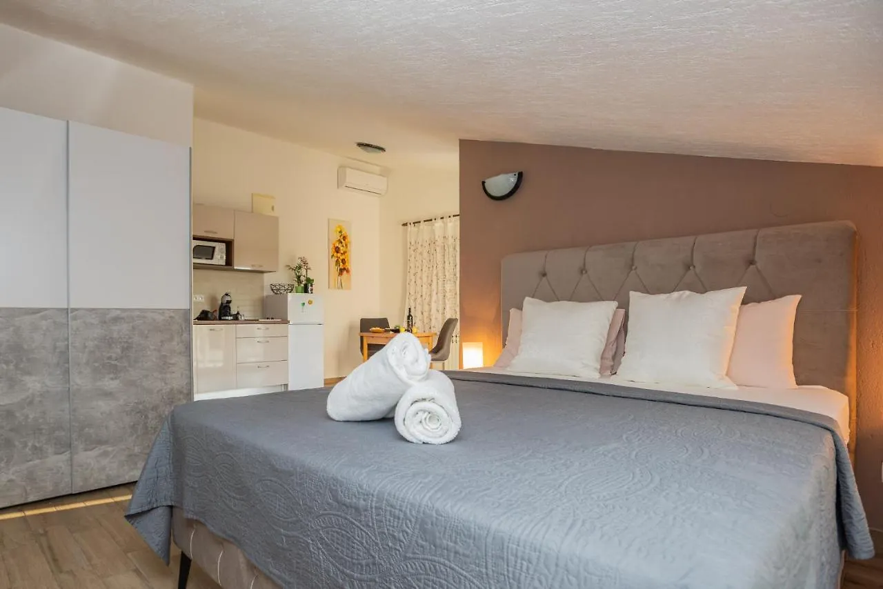 Apartments Dino Malinska Croatia
