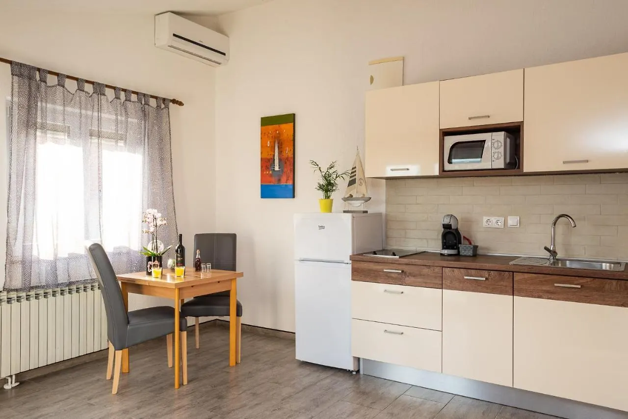 Apartments Dino Malinska Croatia