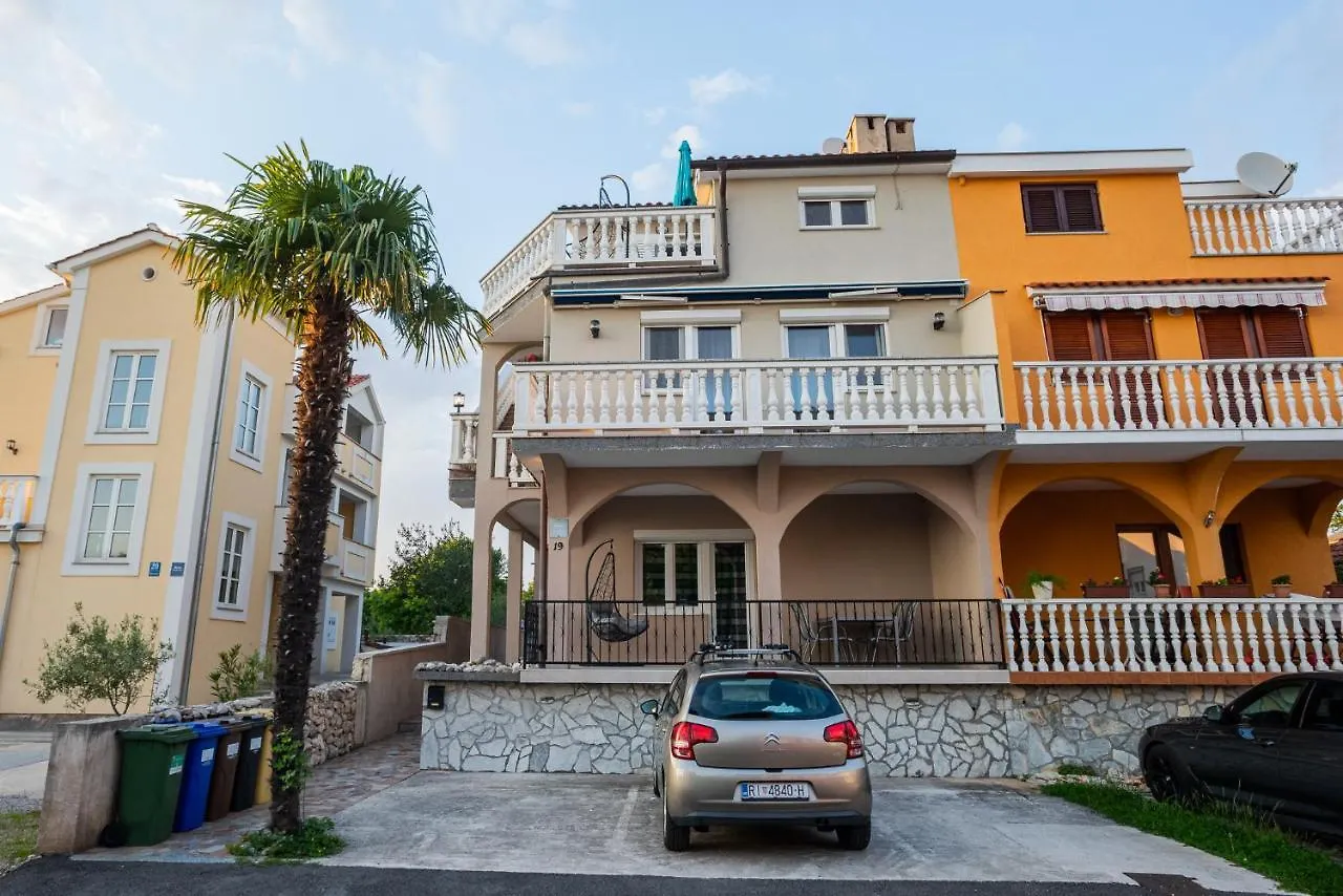 Apartments Dino Malinska
